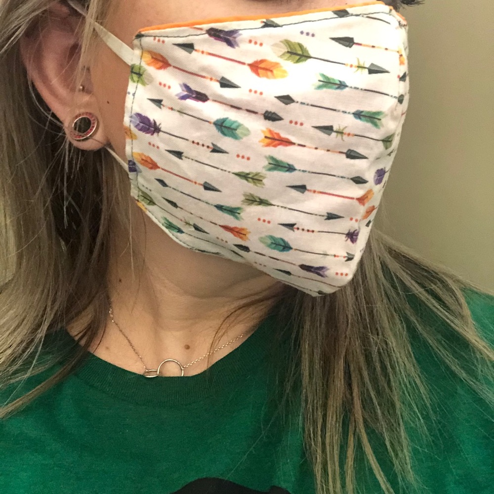 Feather patterned mask! - Picture 2 of 3